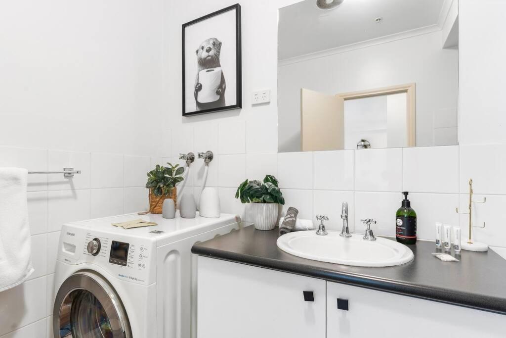 Апартаменти Cozy 1 Bedder In St Kilda With Balcony Мельбурн Екстер'єр фото